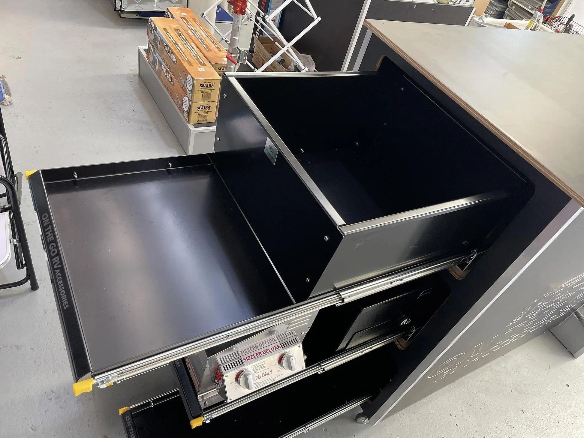 BBQ Slide Combo 570mm wide Alice Tunnel Boot Draw Slide - Everything Caravans