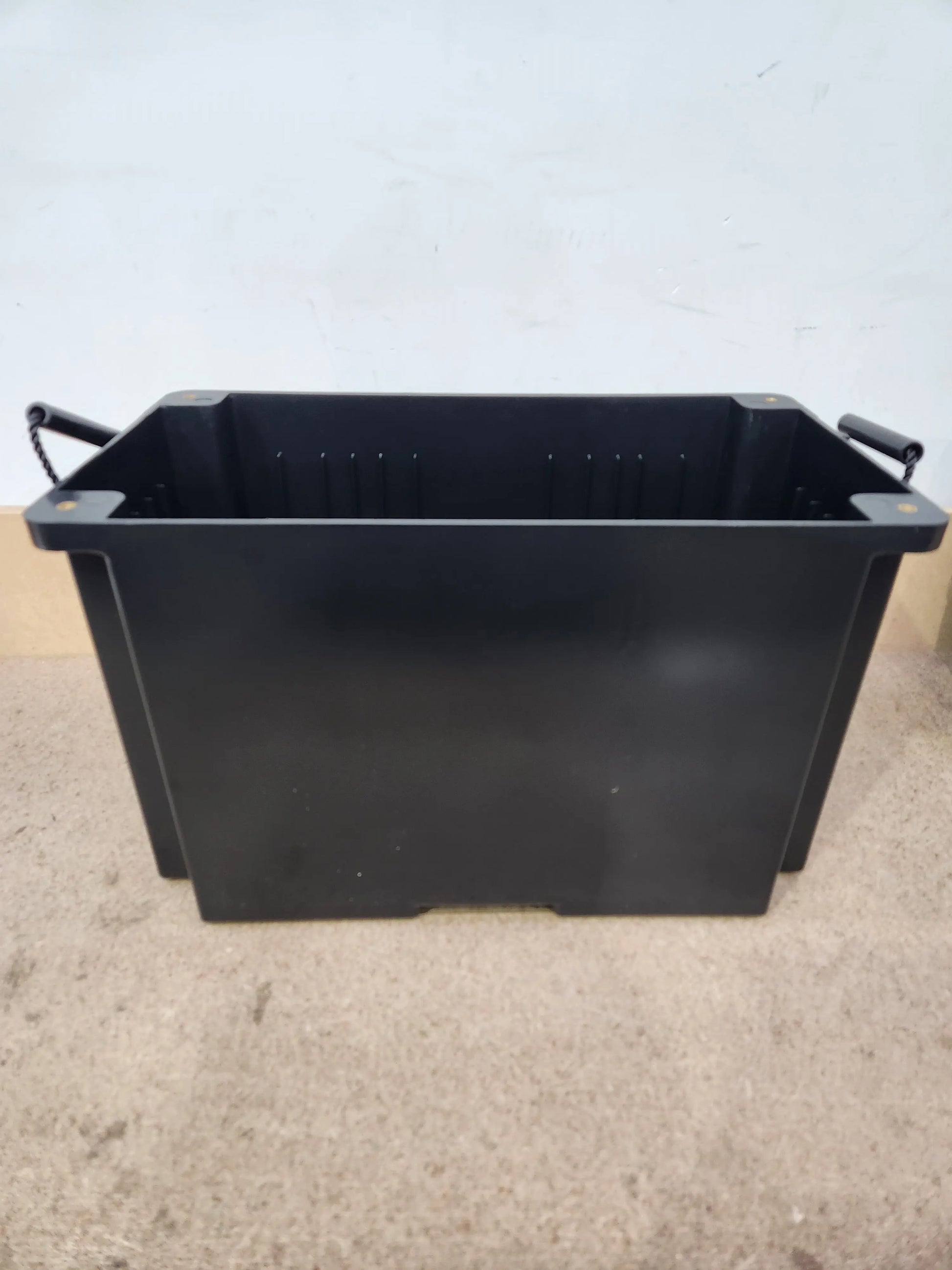 12v DCDC Charger Box (Black) Ideal for Lithium Battery - Everything Caravans