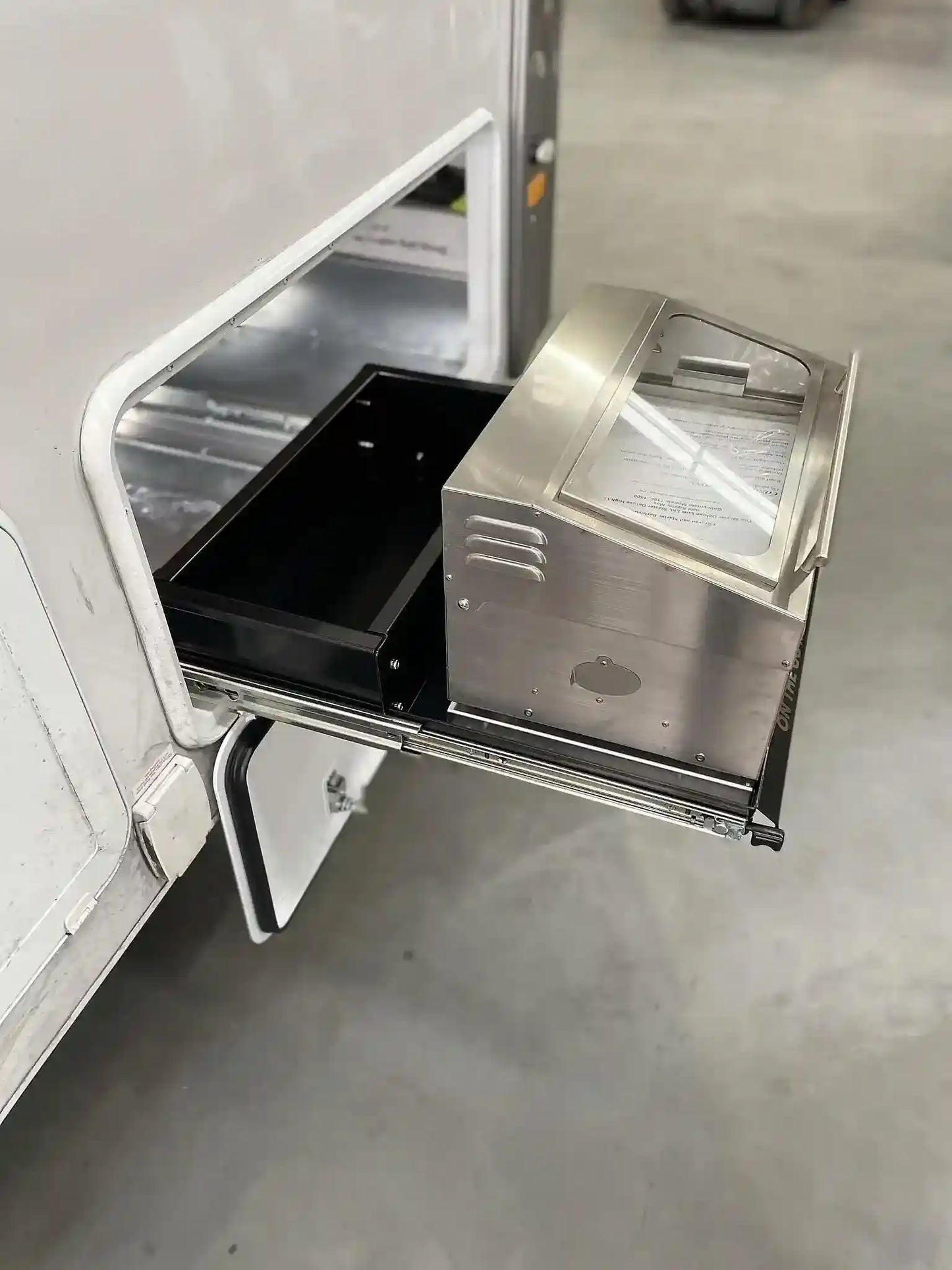 BBQ Slide Combo 570mm wide Vicki Tunnel Boot Draw Slide ideal for Motorhome - Everything Caravans