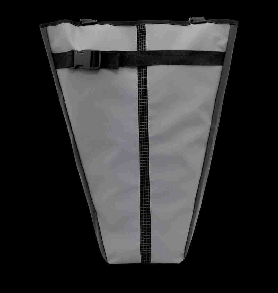 Navigator Gear Tow Hitch Buddy Deluxe - Keeps You Clean and Tidy