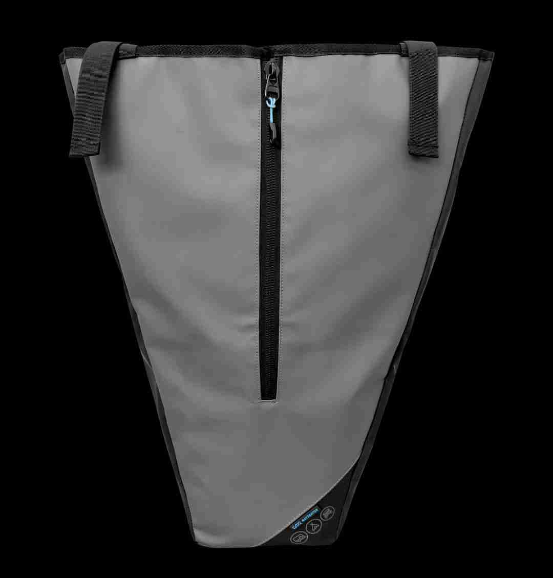 Navigator Gear Tow Hitch Buddy Deluxe - Keeps You Clean and Tidy