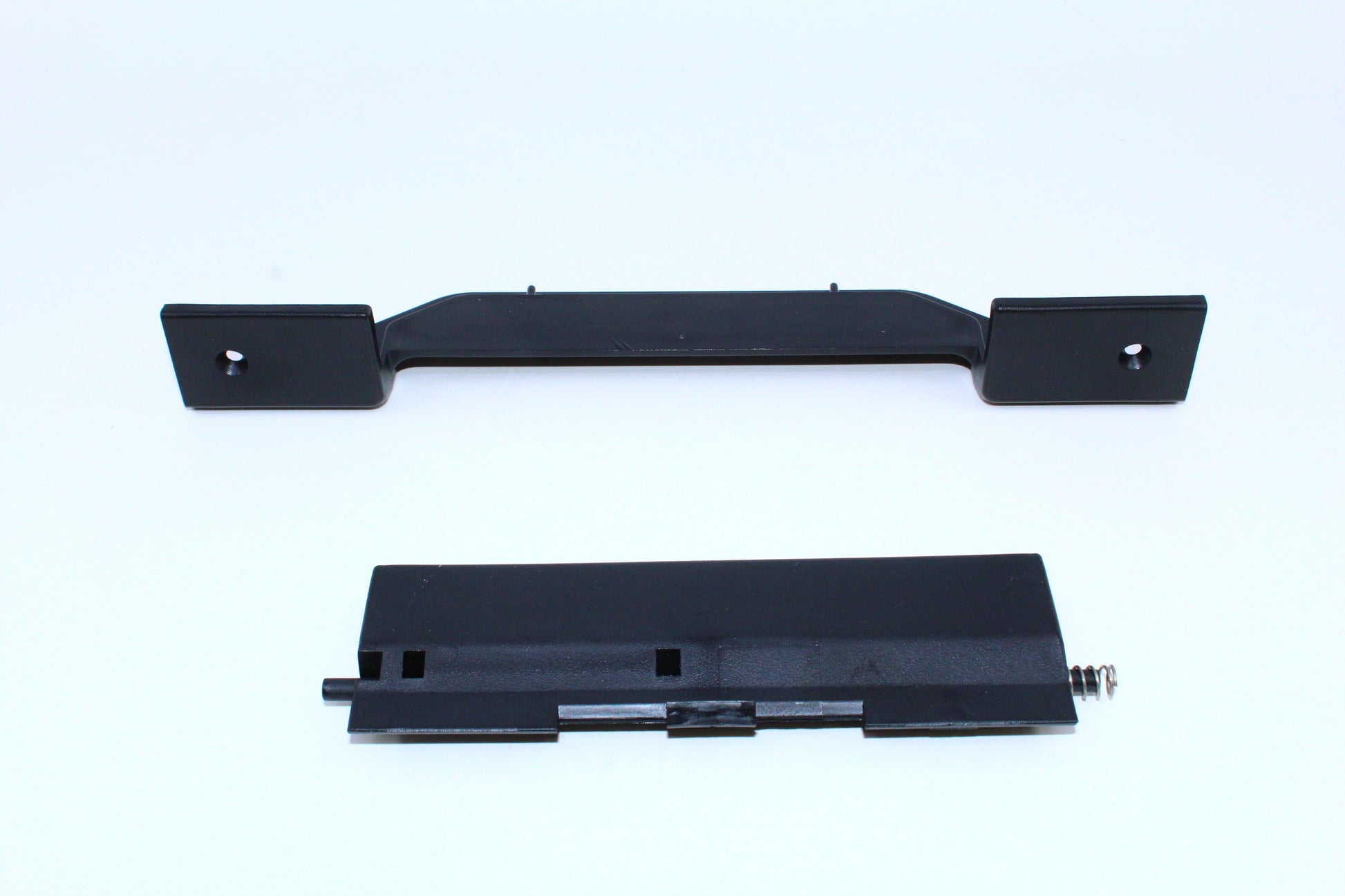 Door latch assembly for Thetford T2152Z Fridge - new - Everything Caravans