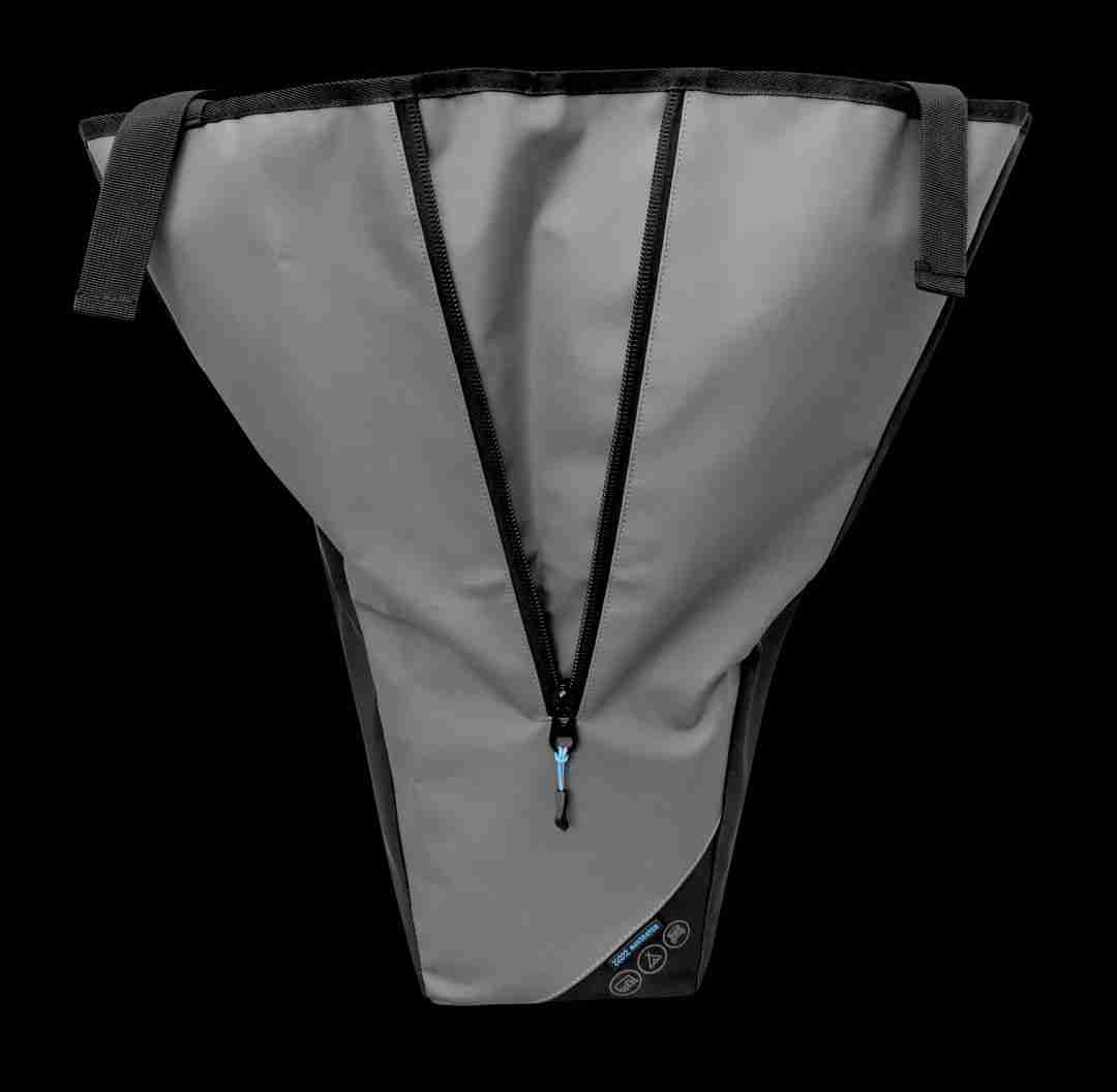 Navigator Gear Tow Hitch Buddy Deluxe - Keeps You Clean and Tidy