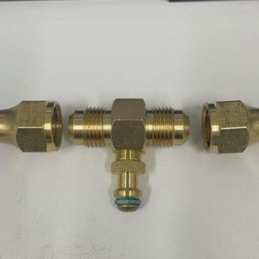Brass Gas 3-8" Flare Joiner with 1-8" Test Point - Everything Caravans