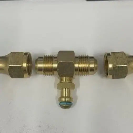 Brass Gas 3-8" Flare Joiner with 1-8" Test Point - Everything Caravans