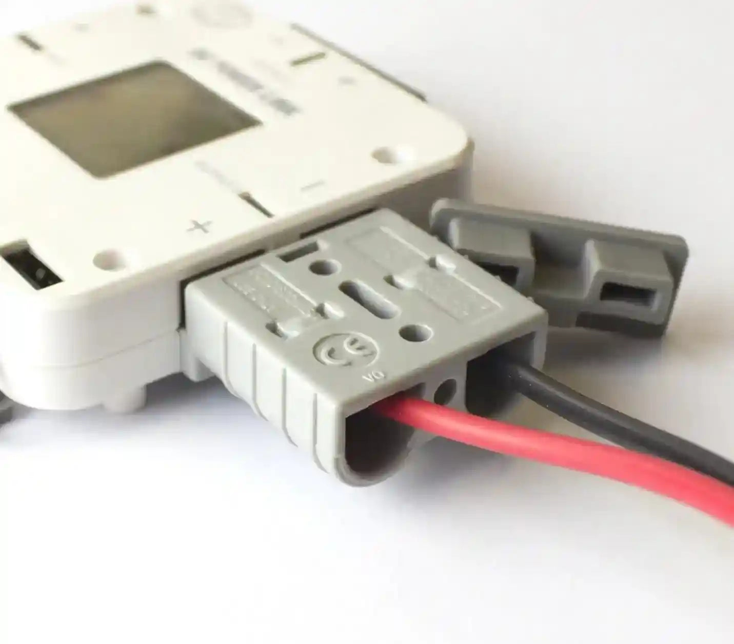 Dc Power Link 4 Way Connector LCD Display - Everything Caravans