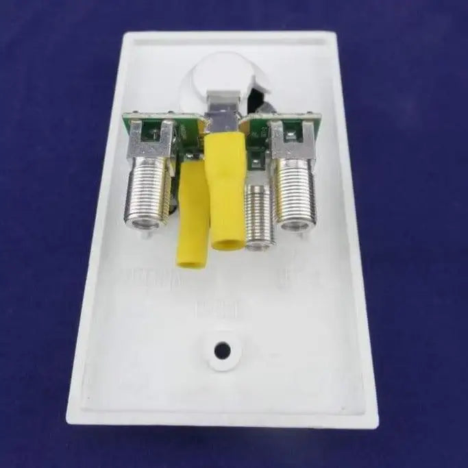 Winegard White 12v Socket Wall Plate and amplifier - Everything Caravans