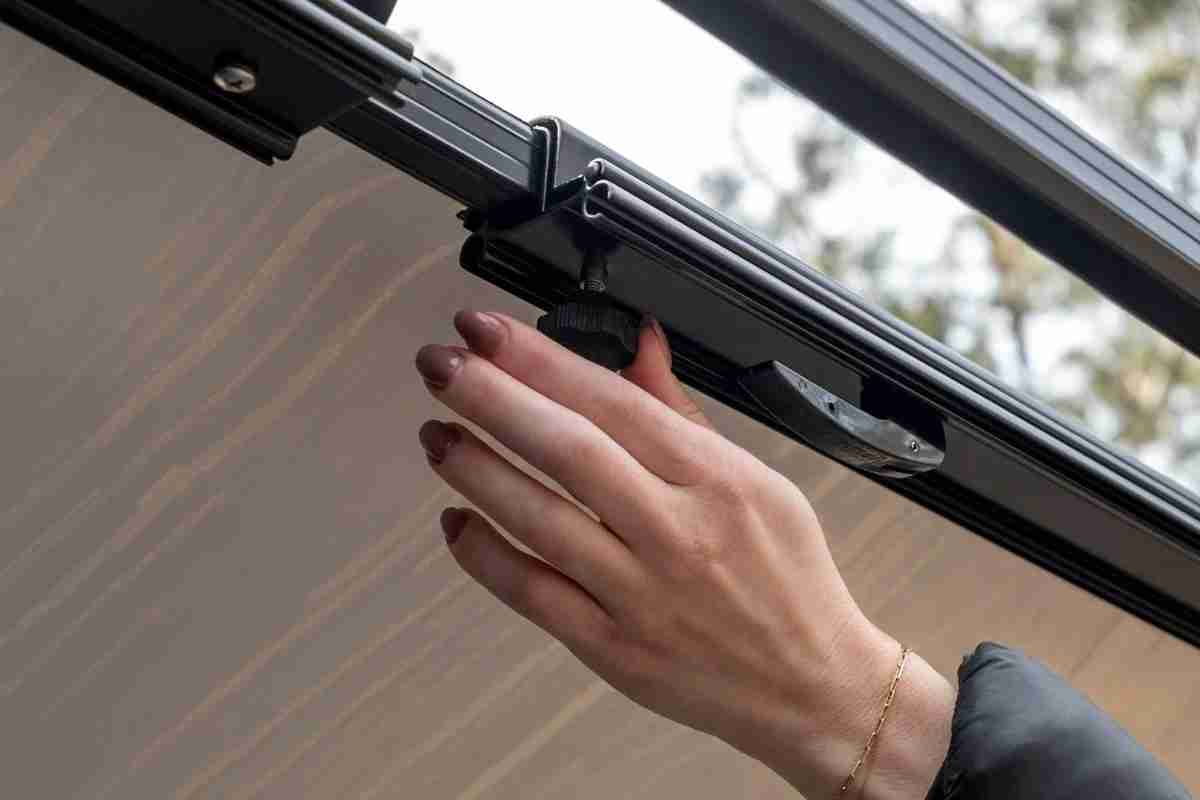 Aussie Traveller AFK Anti-Flap Kit PRO+ Black