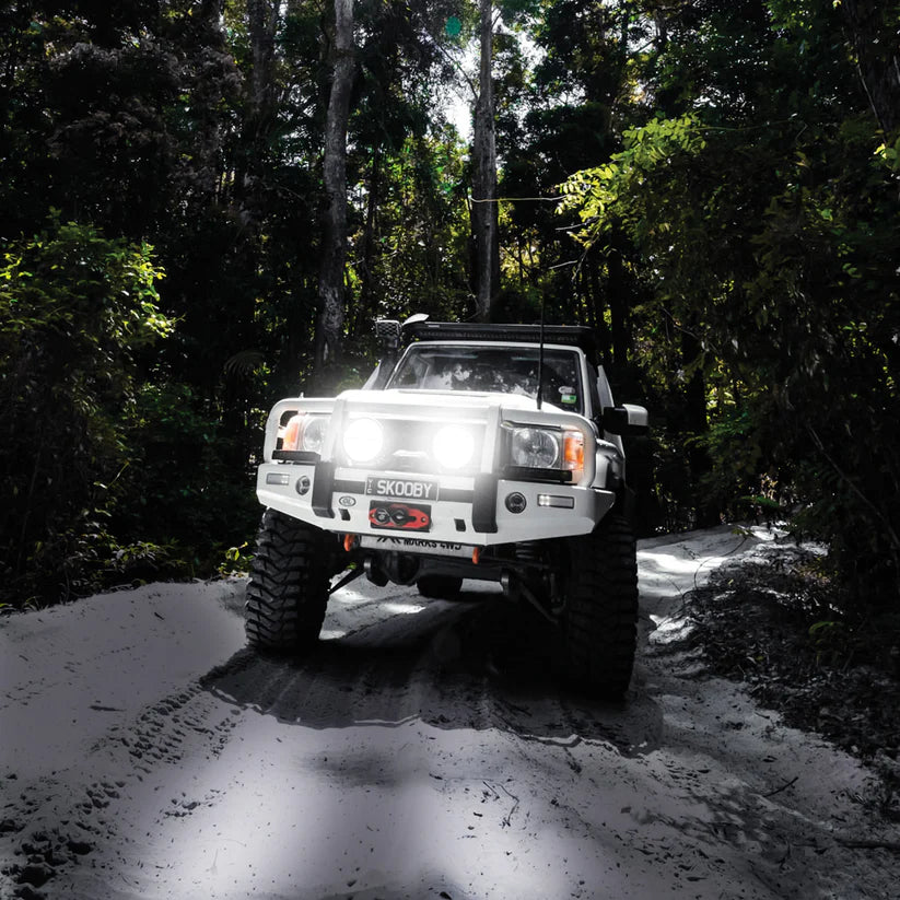 Saber Offroad Bushmaster 9" Driving Light - Spot Beam