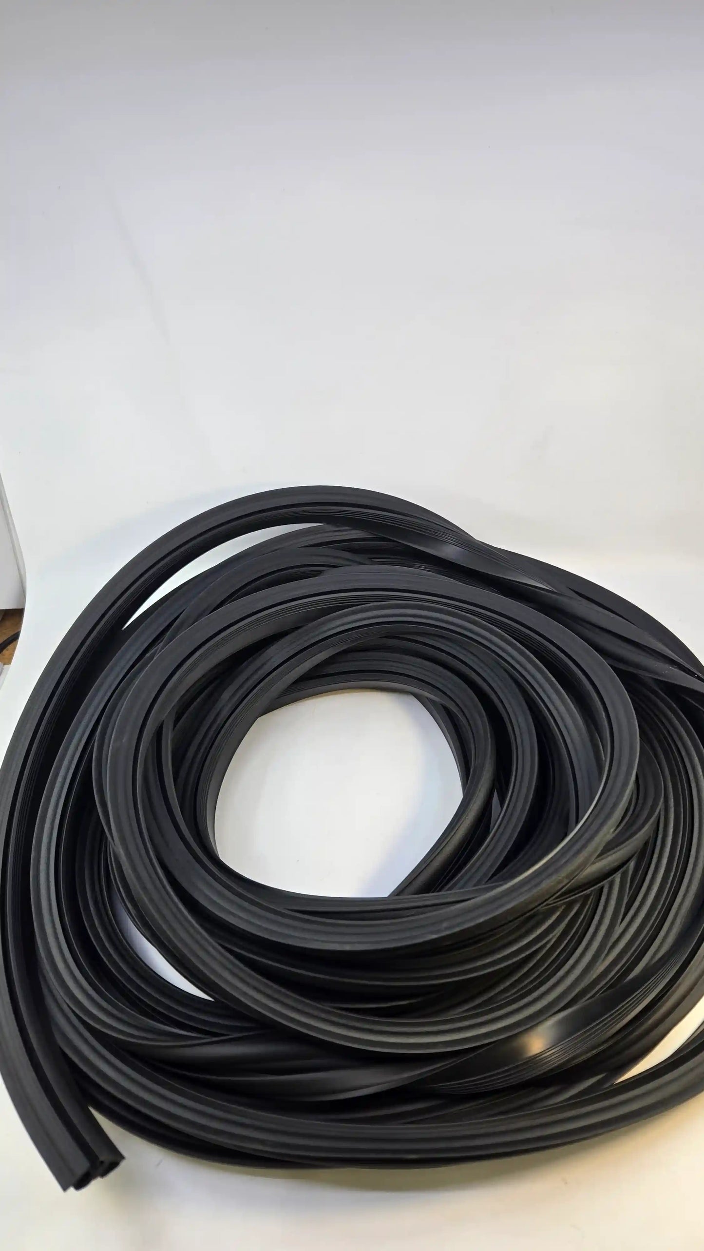 Dometic Main Door Seal CARAD-600F per metre