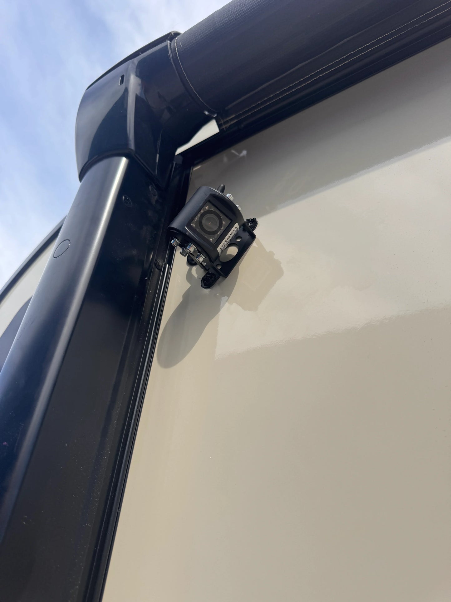 SafetyDave Wireless Rear Vision Mirror Kit - 7inch Mirror with 4 Wireless HD Cameras