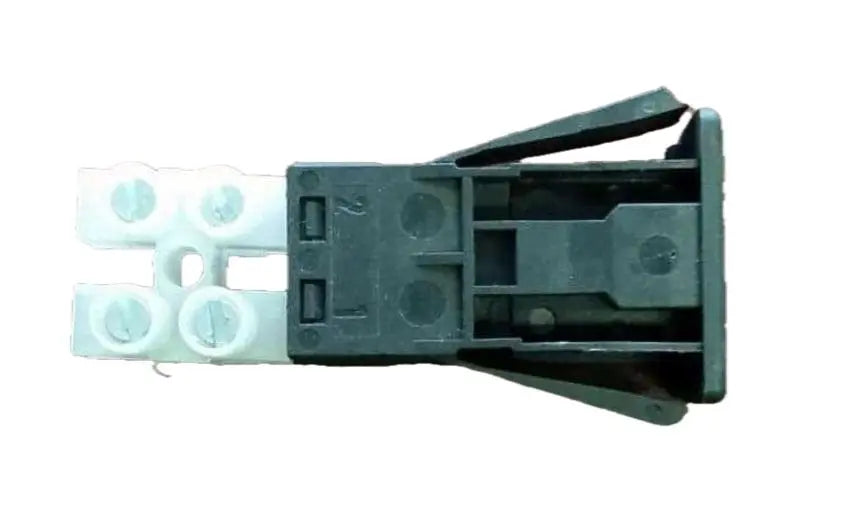 Female 12volt Socket for 3 Way F400 RC1180 Chescold Dometic Fridge Freezer Dometic