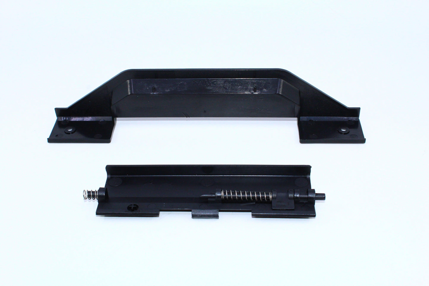 Door latch assembly for Thetford T2152Z Fridge - new - Everything Caravans