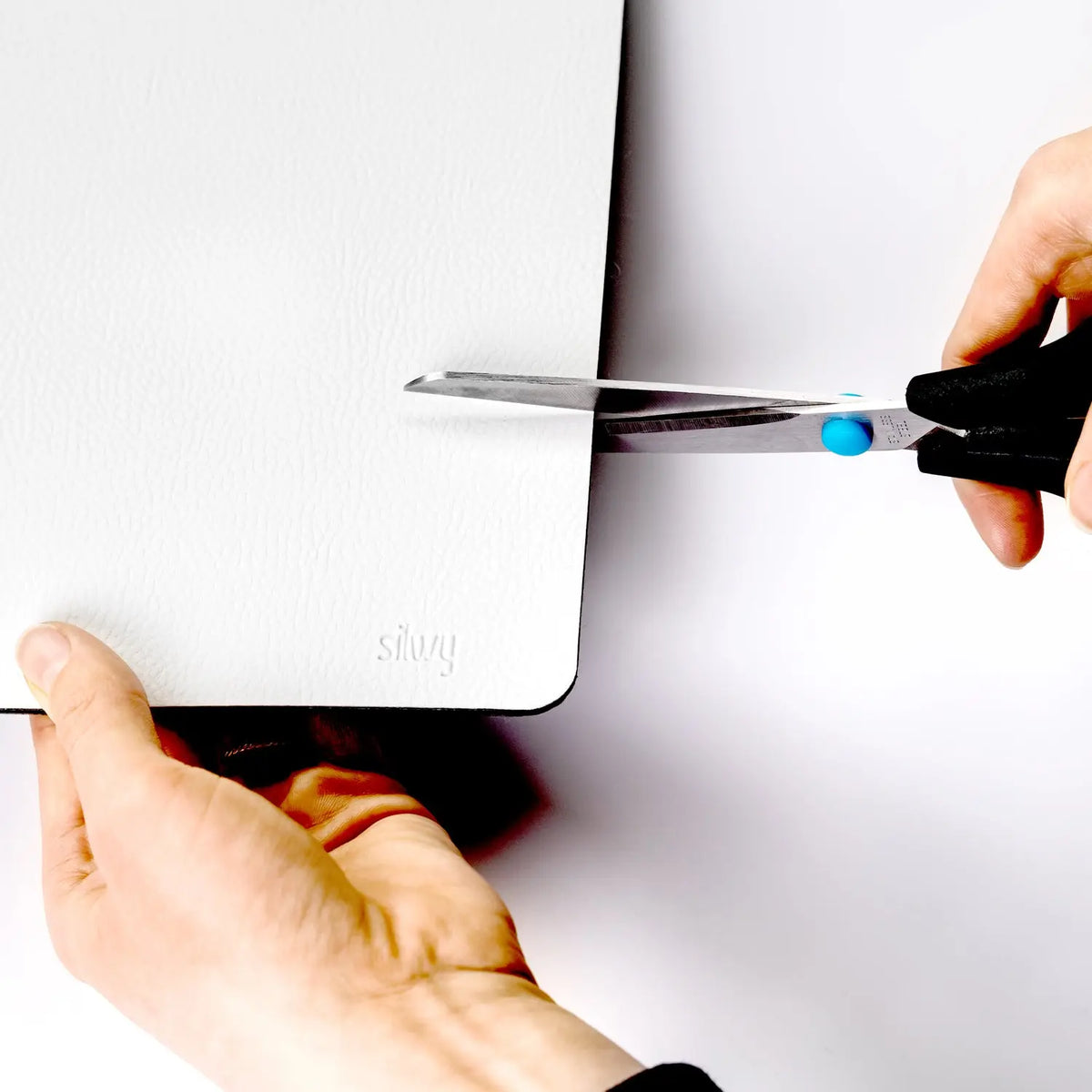 Metal-Nano-Gel-Mat WHITE for Magnetic Glasses By Silwy Silwy