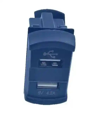 Thunder 12v or 24V Power Outlet Dual USB with voltmeter - Everything Caravans