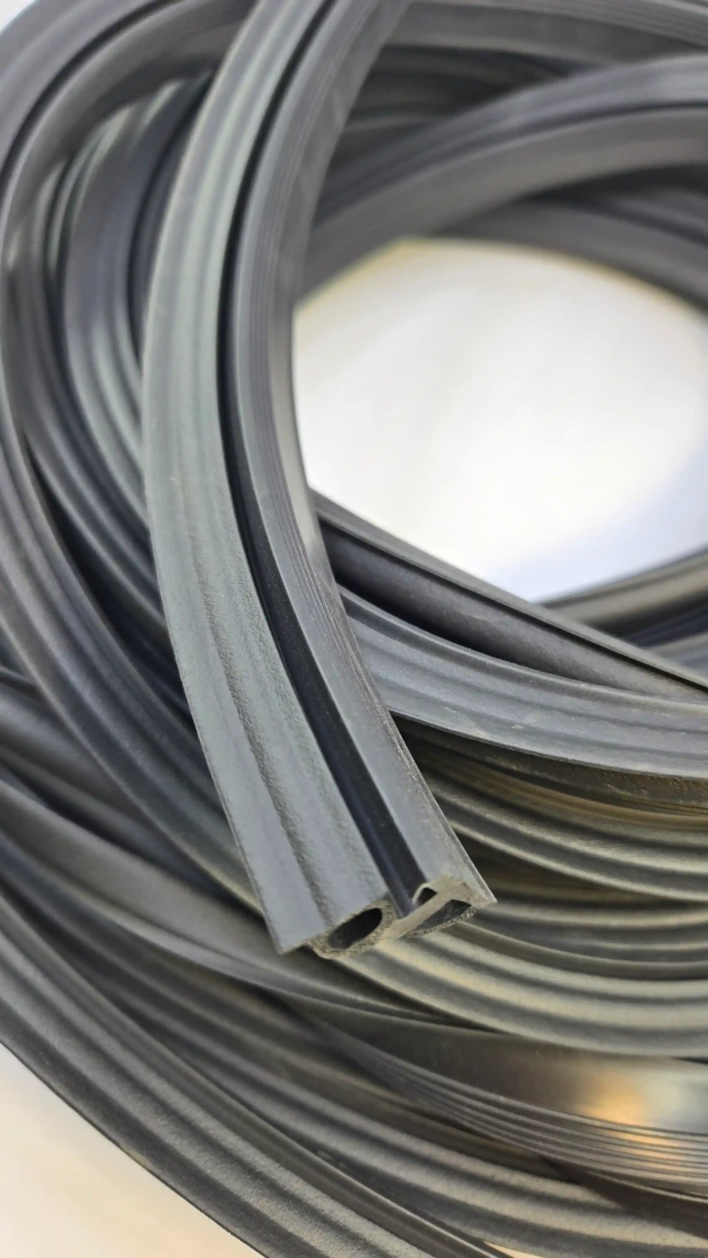 Dometic Main Door Seal CARAD-600F per metre