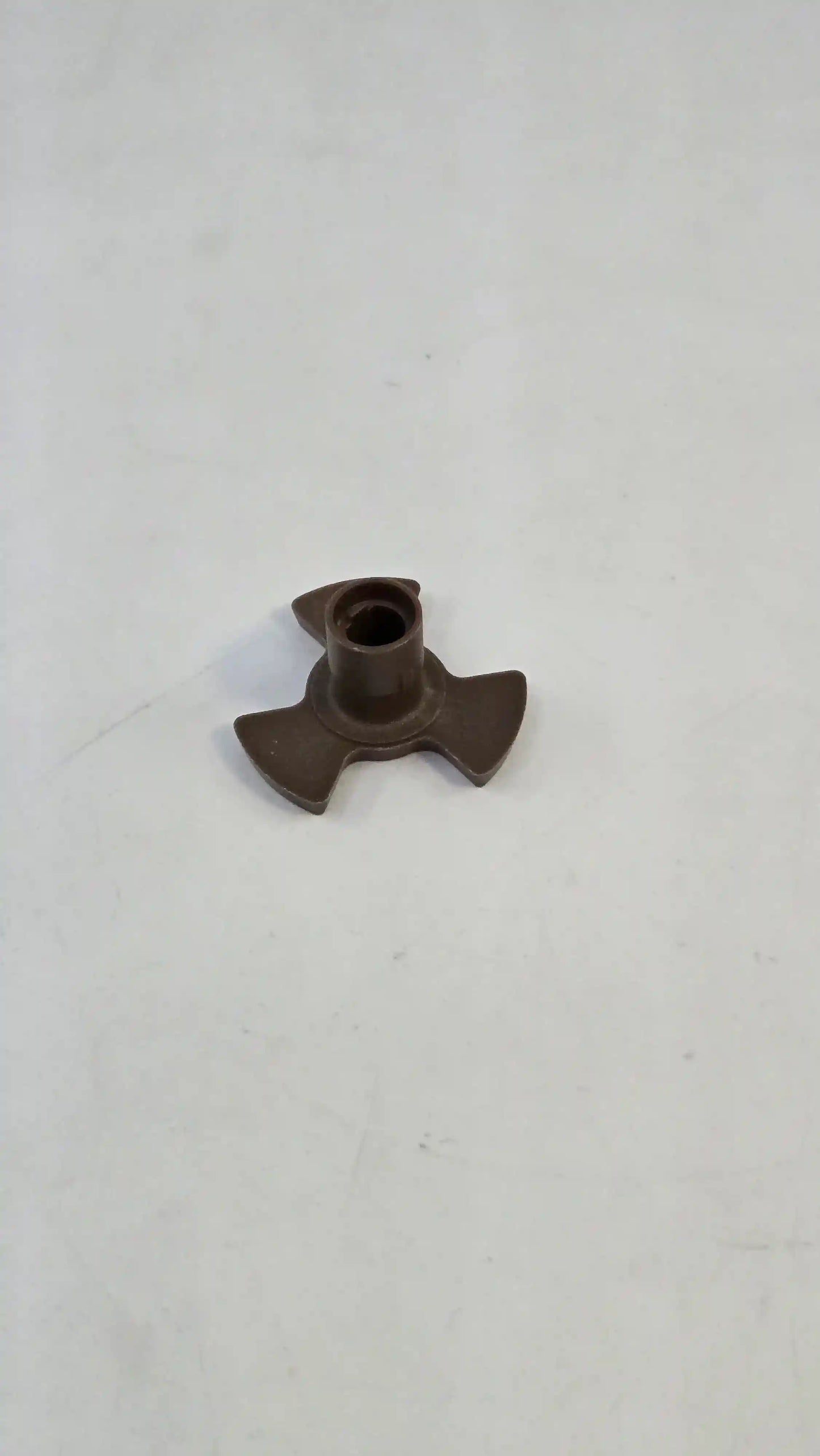 SPHERE 20L Compact Microwave Spares - TURNTABLE CONNECTOR # P10