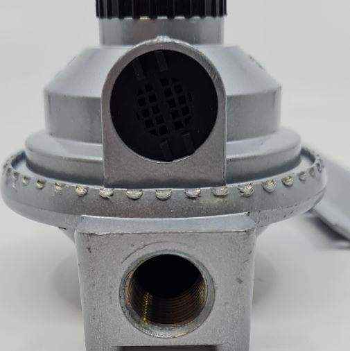 Regulator Twin Stage 250Mj 1-4 x 3-8 Fnpt with Bracket - 50-Reg9950 - Everything Caravans