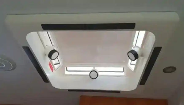 4 Seasons Hatch Camec Roof Hatch 660mm x 660mm - Everything Caravans