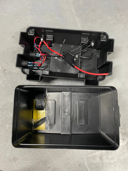 Battery Box Portable with 4 Way HDC and volt Meter - Everything Caravans