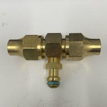 Brass Gas 3-8" Flare Joiner with 1-8" Test Point - Everything Caravans