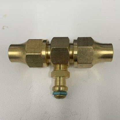 Brass Gas 3-8" Flare Joiner with 1-8" Test Point - Everything Caravans