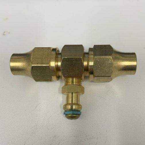 Brass Gas 3-8" Flare Joiner with 1-8" Test Point - Everything Caravans