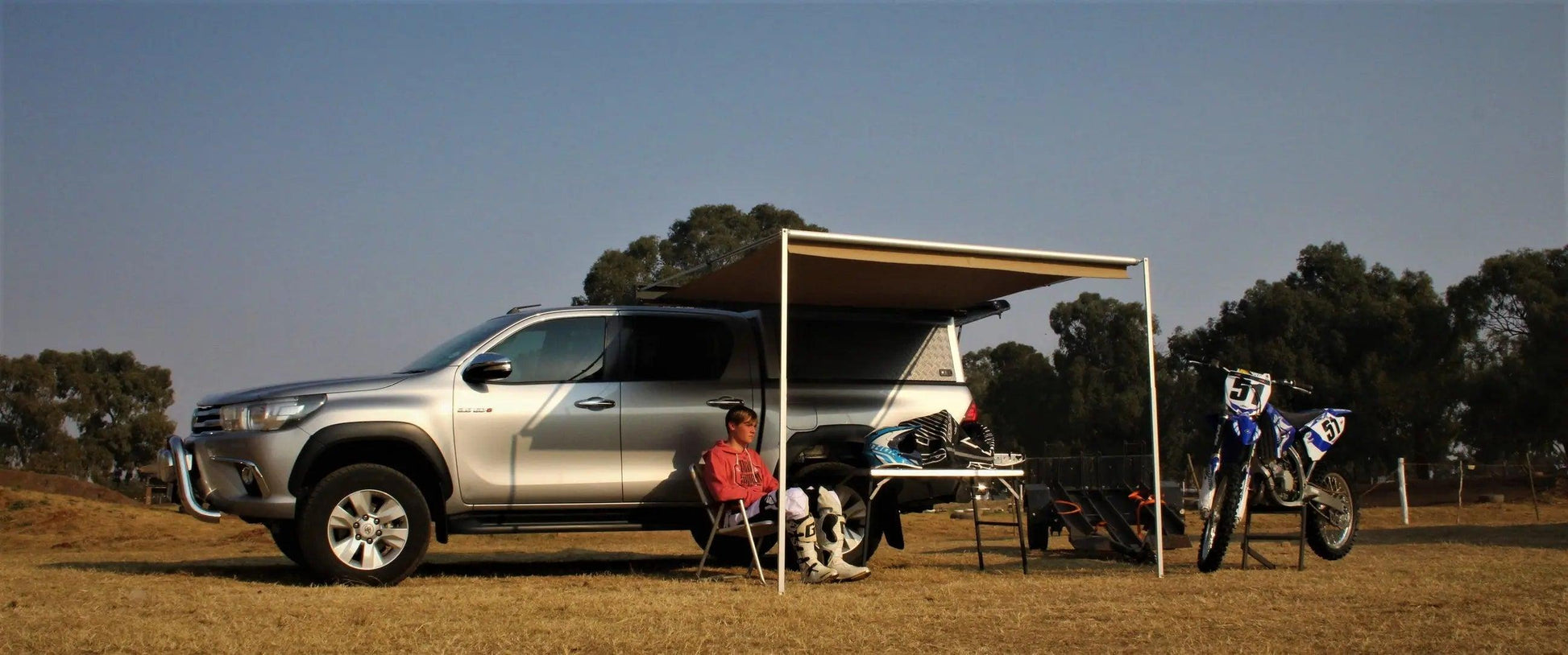 Eezi-Awn Series 2000 Alloy Case Awning Grey - Everything Caravans