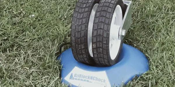 Oziblocknchock - Jockey Dock with Carry Handle - Everything Caravans