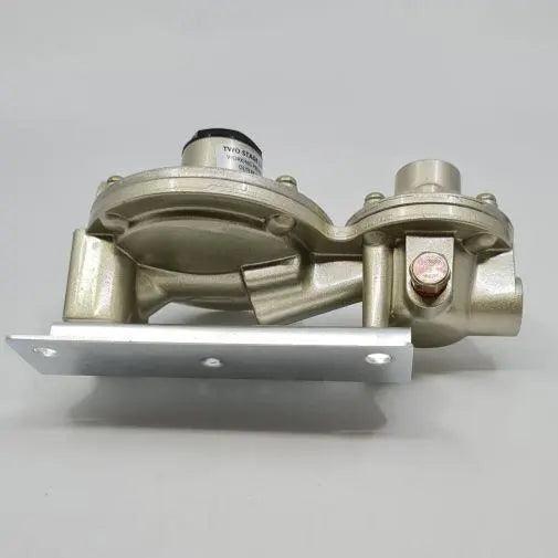 Two Stage Regulator with Metal Bracket - Everything Caravans