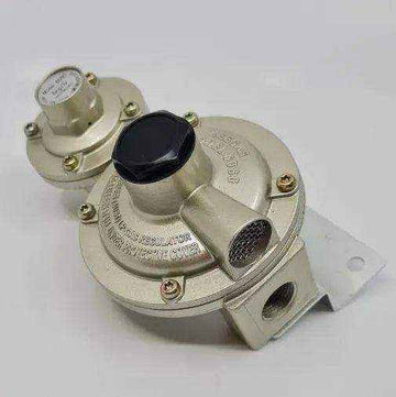 Two Stage Regulator with Metal Bracket - Everything Caravans