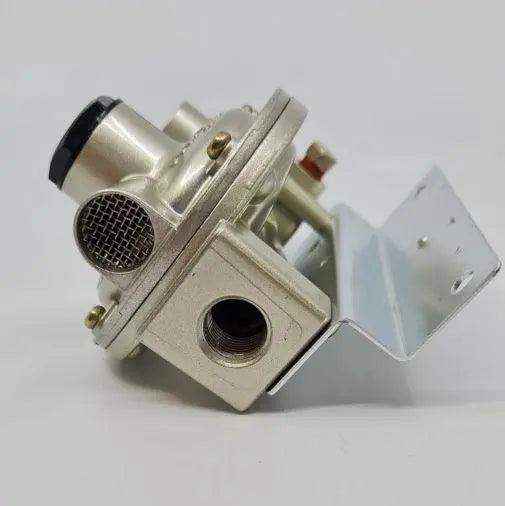 Two Stage Regulator with Metal Bracket - Everything Caravans